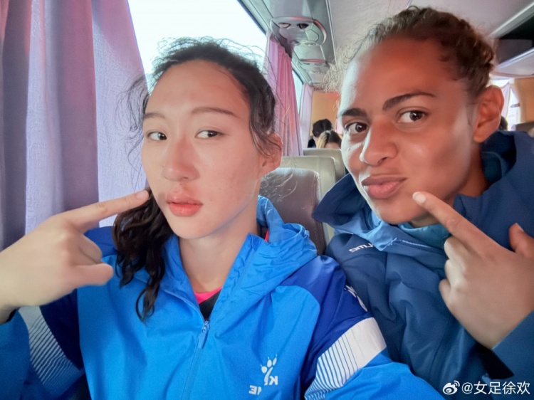 神勇！女足國門徐歡曬照，比賽中被球砸臉仍力保球門不失