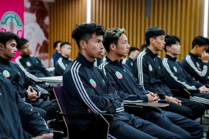 出征中乙！昆明城星足球俱樂部11日舉行新賽季見面會暨出征儀式