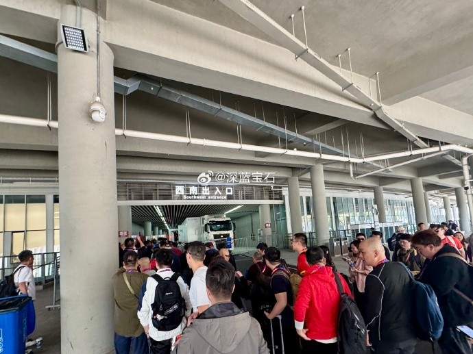 盛況空前！記者曬照：距離中澳之戰(zhàn)還有三小時，現(xiàn)場記者已超百名