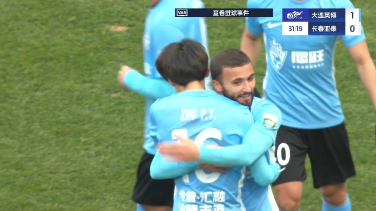19歲朱鵬宇中超處子球！大連英博1-0領先長春亞泰，馬萊萊助攻