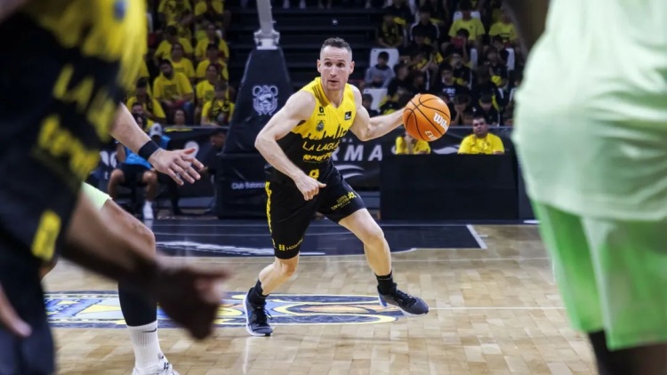 NBA初代老六，42歲進(jìn)入生涯巔峰？！