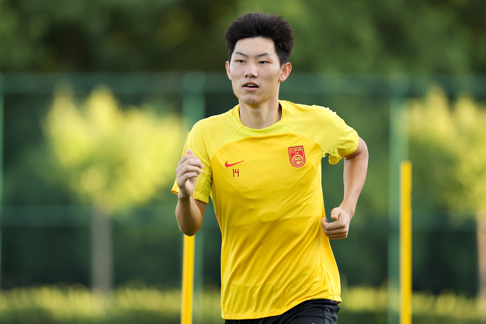 魯媒：泰山隊抵達梅州五外援齊整，四名國腳可出戰(zhàn)史松宸隨隊